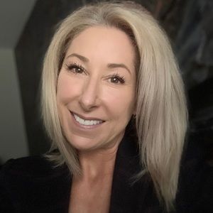 Meet your Posher, Dominique